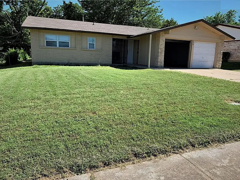 626 Edgedale Dr — Photo 17