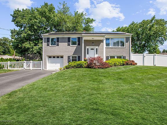 2nd image of 5 Harfield Dr