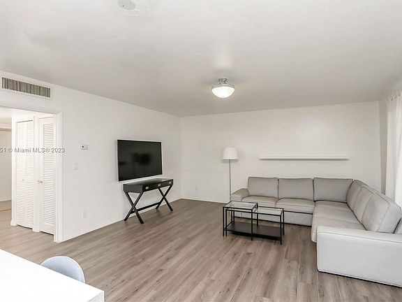 5th image of 16924 SW 113th Ct #5642D