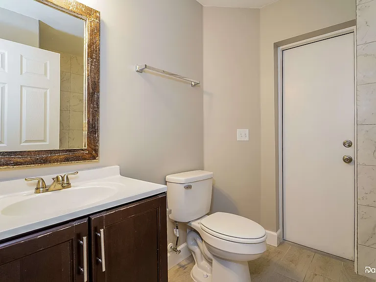 1743 Hazelton Ave — Photo 12