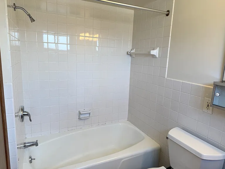 4847 Broadview Rd — Photo 16