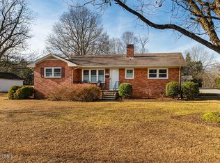 214 Colonial Dr, Burlington, NC 27215