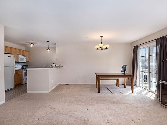 4th image of 3035 Barclay Way