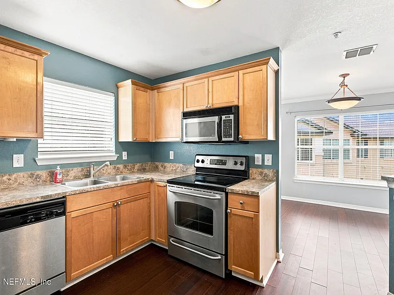 10961 Burnt Mill Rd #137 — Photo 17
