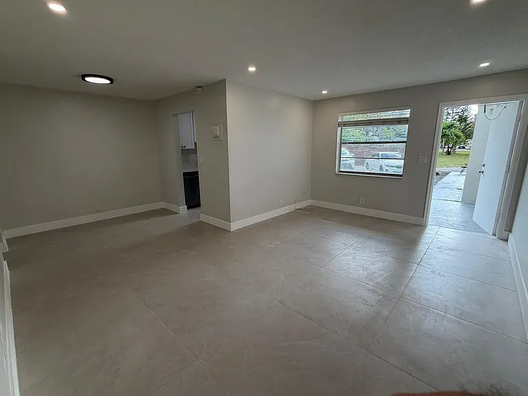 2418 Polk St — Photo 13