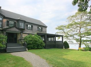 8 Aileen Ter, Gloucester, MA 01930