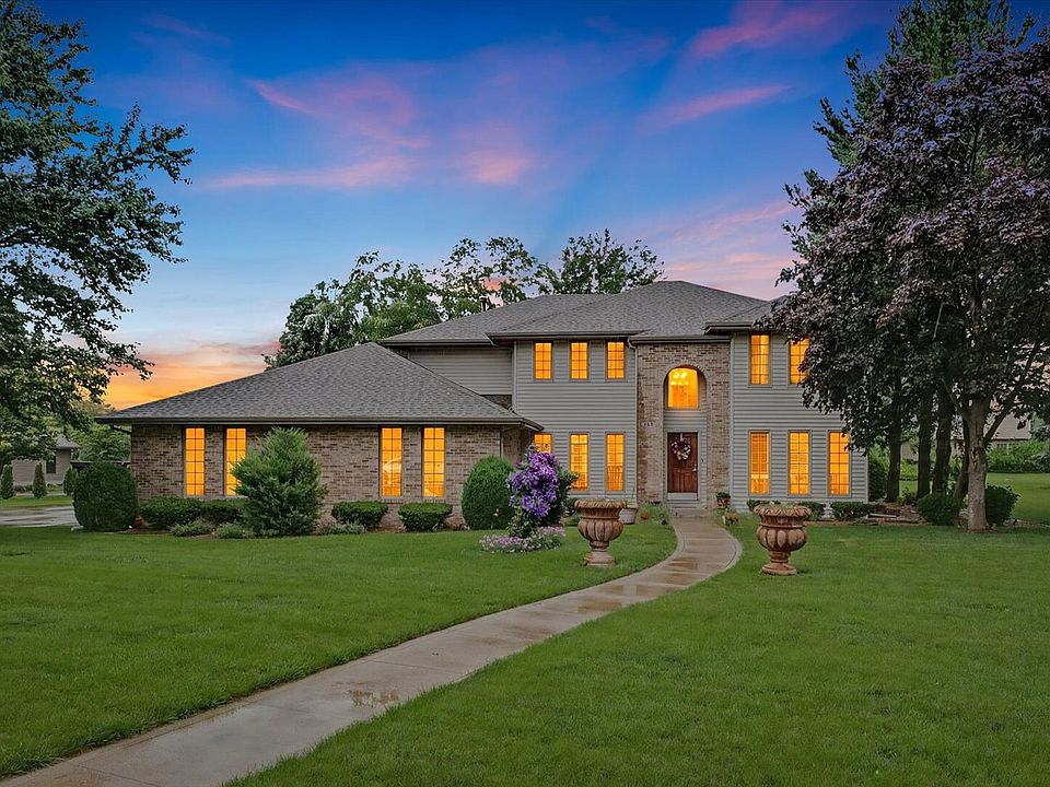 1st image of 402 Holly Ridge Ct