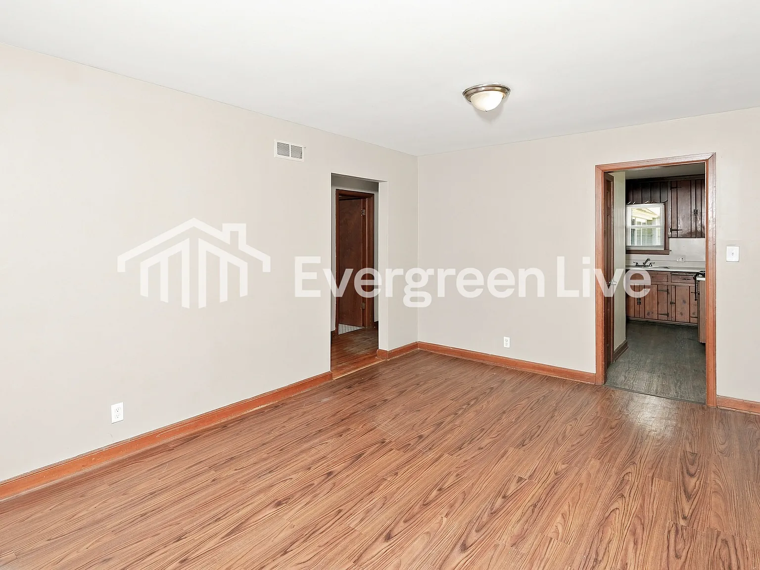 4 bed, 1.5 bath, 1104 sqft, $1,845 — Photo 3