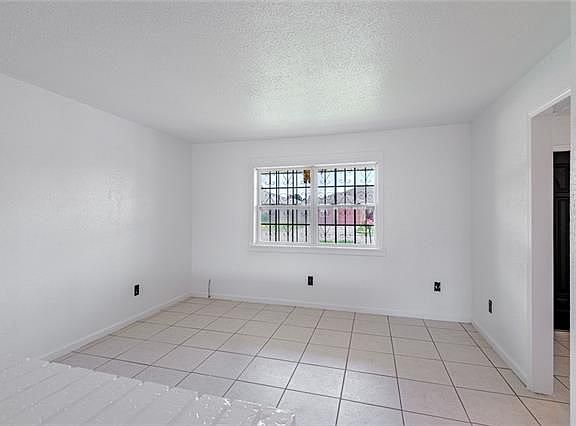 4th image of 7308 Ligustrum Dr