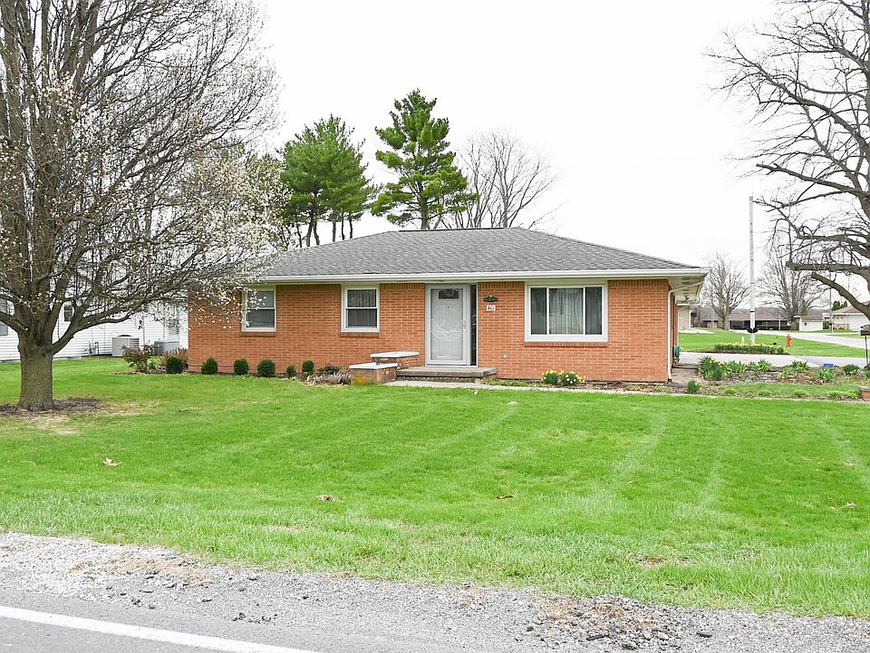 1st image of 401 E Main St