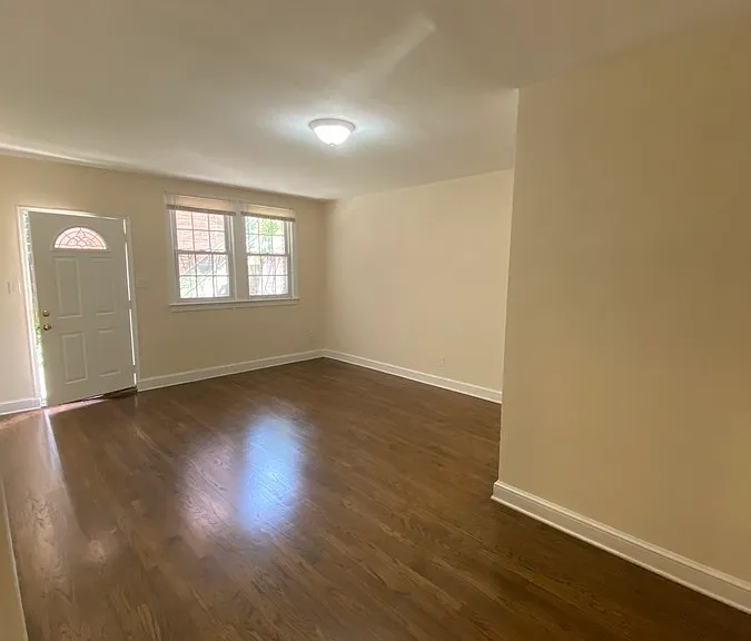 4012 Calvert St NW #1B — Photo 1