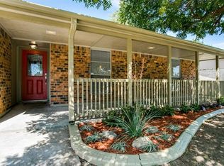 6521 Meadowview Ln, Watauga, TX 76148