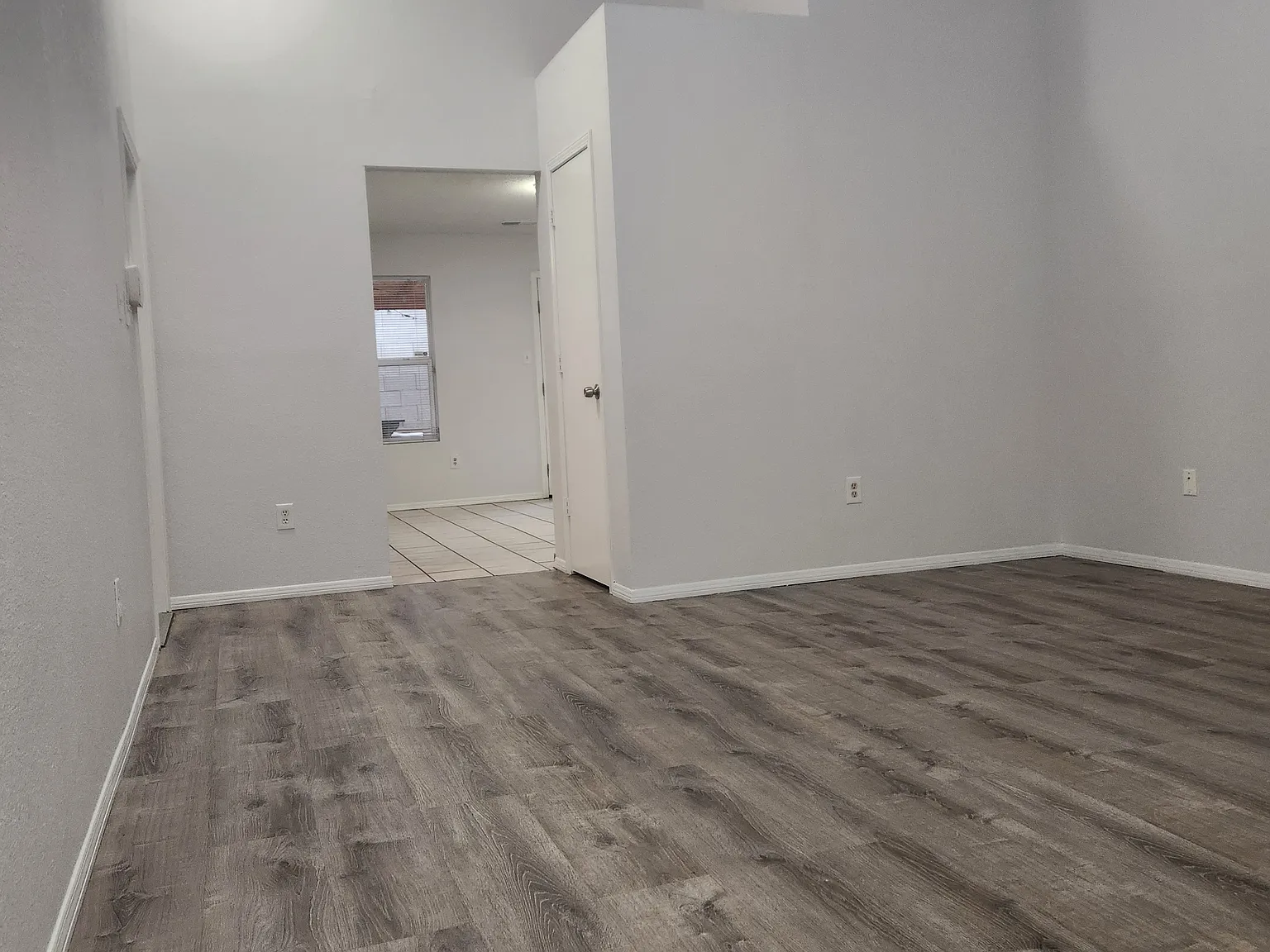 3 bed, 1150 sqft, $2,000 — Photo 2