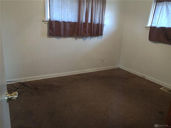 4th image of 81 Bennington Dr