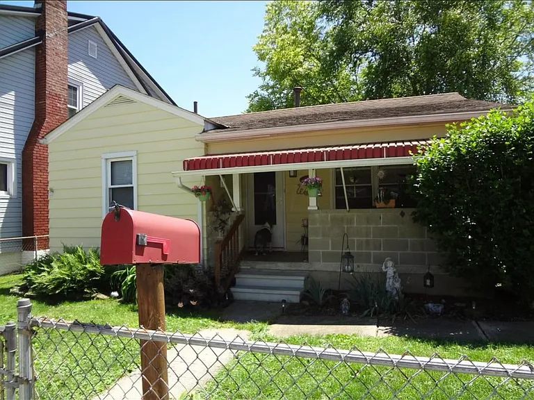 131 E Channel St — Photo 10