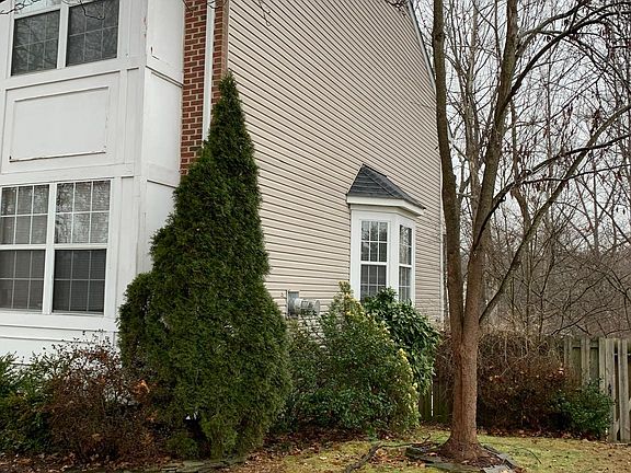 2nd image of 302 Sterling Ct