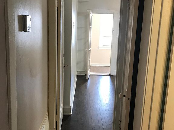 3rd image of 5740 N Rockwell St #2