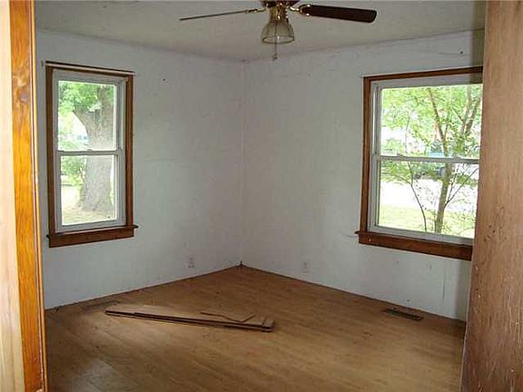 5th image of 20705 Sycamore St