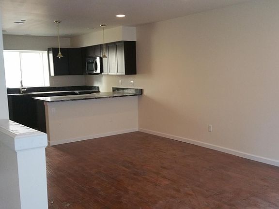 4th image of 6531 5th Ave NE #B