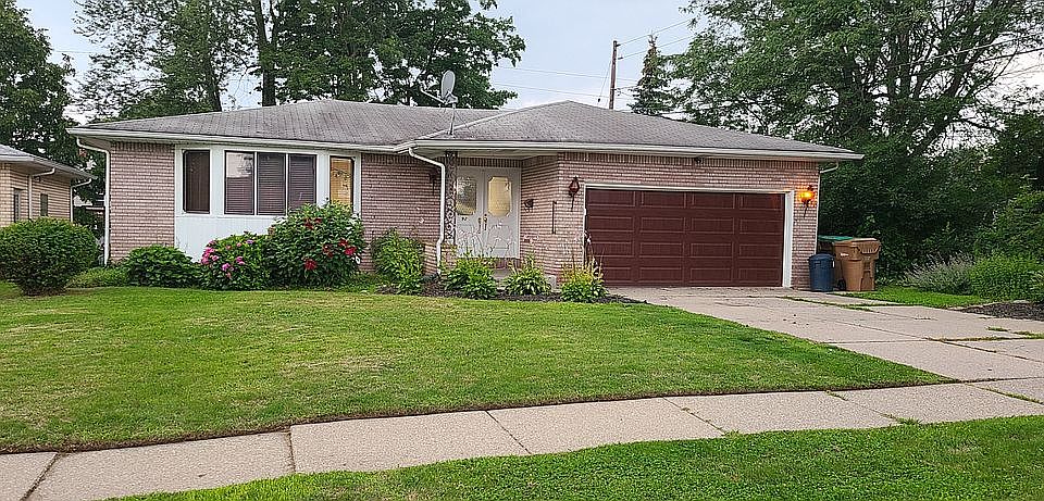 1st image of 92 Birchwood Dr