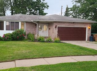 92 Birchwood Dr, Cheektowaga, NY 14227