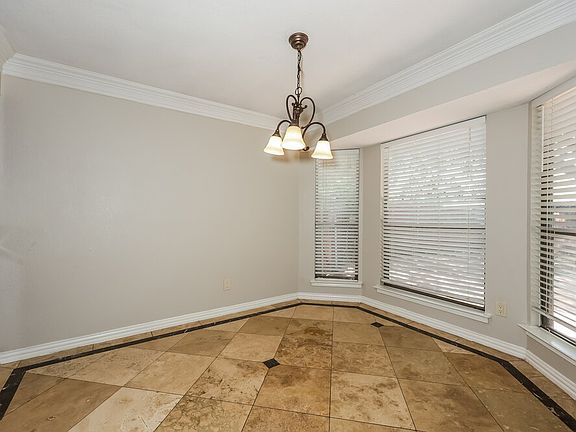 5th image of 3400 Meadowmoor St