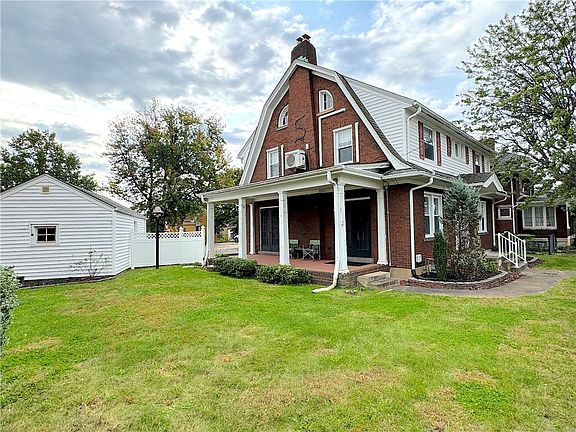 2nd image of 410 Margaret St