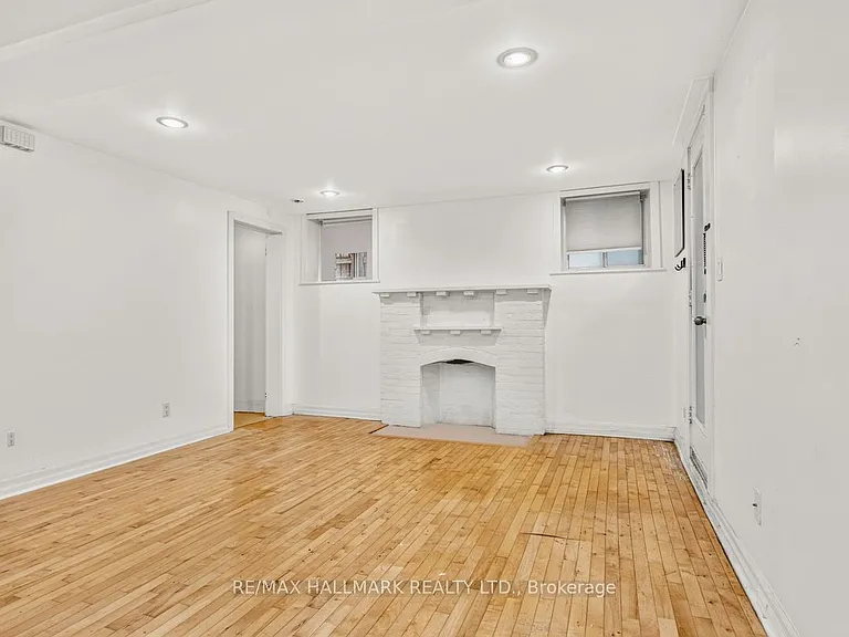 483 Parkside Dr #LOWER — Photo 4