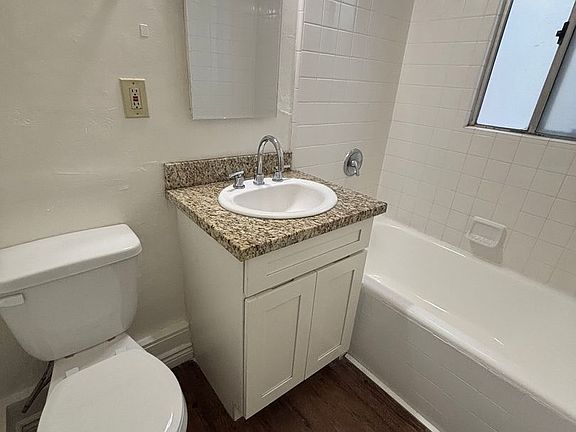 4th image of 31 Argonne Ave Unit E
