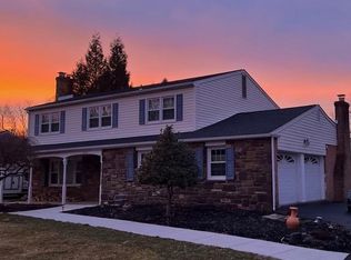 105 Spring Garden Mill Dr, Newtown, PA 18940