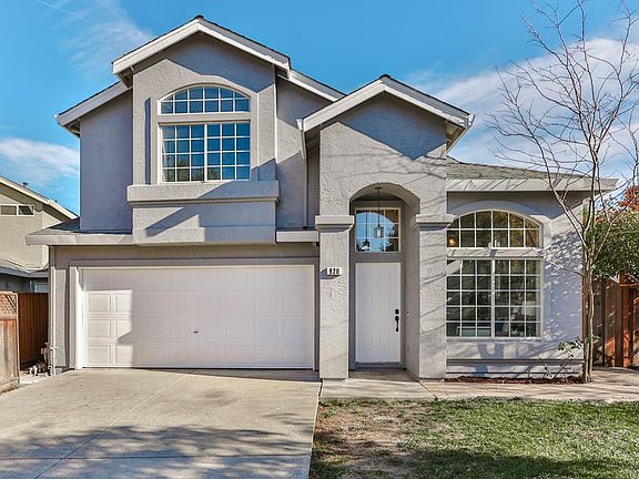 2nd image of 920 Summerhill Cir
