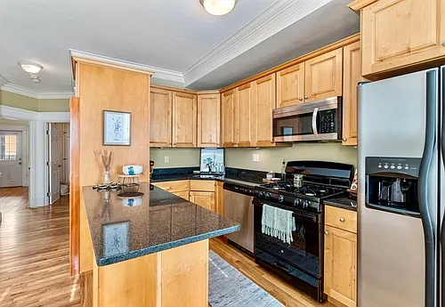 132 W 8th St #3 Photo 1