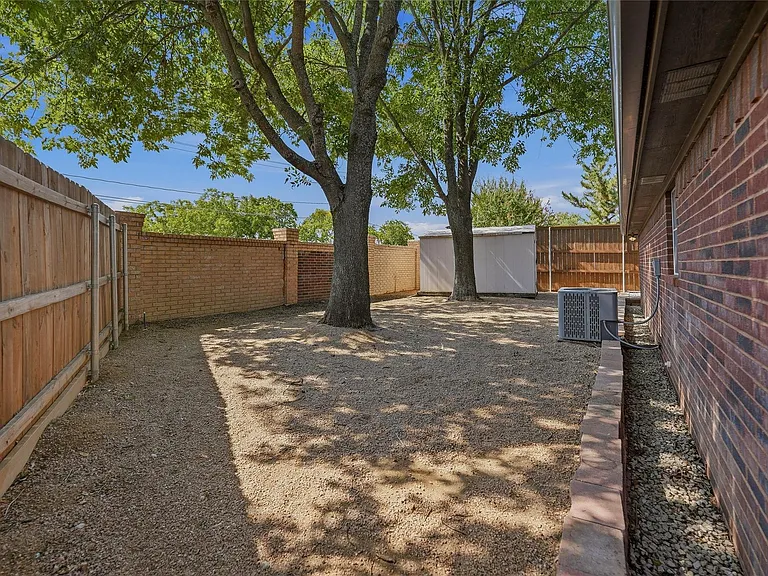 1801 Callender Hill Rd — Photo 40