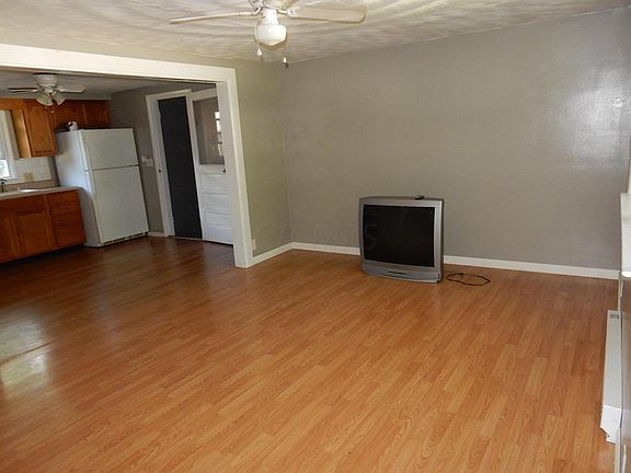5th image of 11 Simons Ave APT A