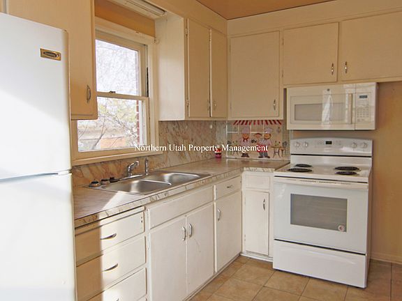 5 Kitchen View 2_11192019