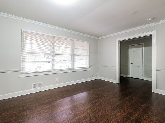 4th image of 1201 Valerie Woods Dr