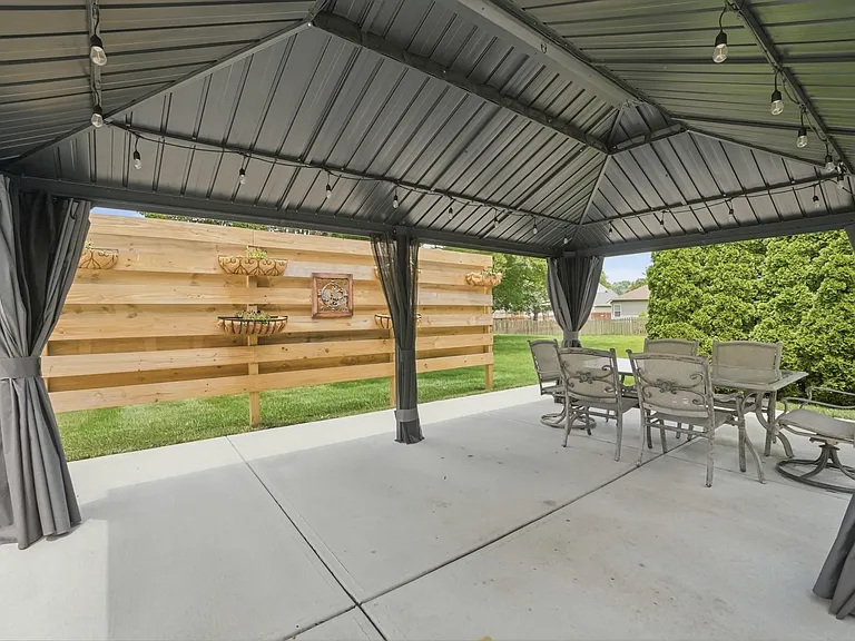 9083 Marquis Dr — Photo 28