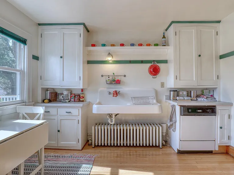 2078 Ludington Ave #UPPER — Photo 13