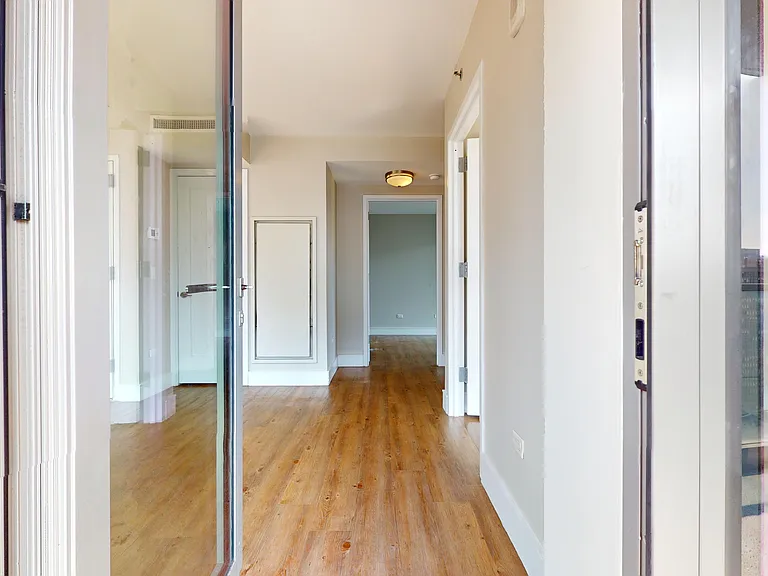 237 E 34th St #1901 — Photo 9