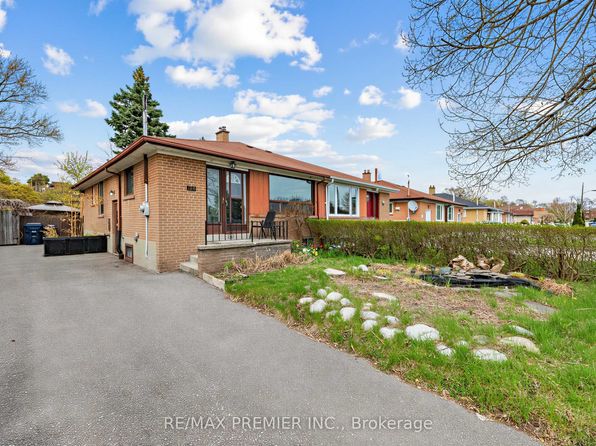 126 Langden Ave, Toronto, ON M6N 2L5