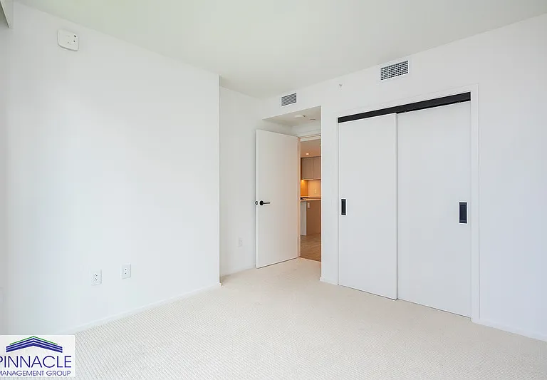 333 Ward Ave #1704 — Photo 32