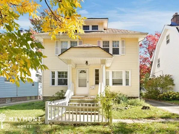 1157 Yellowstone Rd, Cleveland Heights, OH 44121