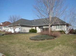 752 Ashley Dr, Chaska, MN 55318