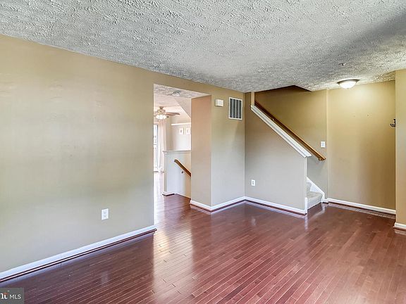 4th image of 7810 Foxcove Ct