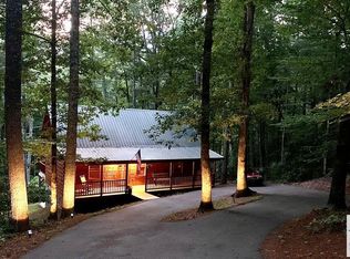 38 Woodside Ln, Stuart, VA 24171