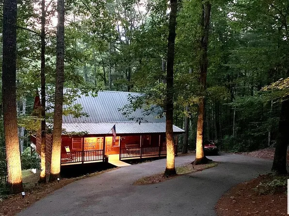 38 Woodside Ln, Stuart, VA 24171