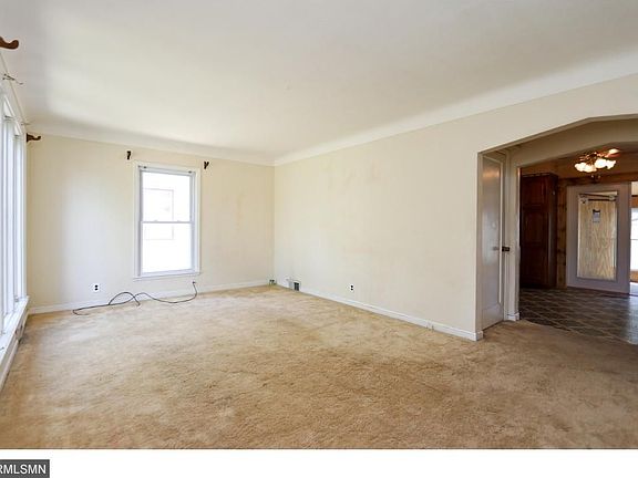 3rd image of 1738 Hoyt Ave E