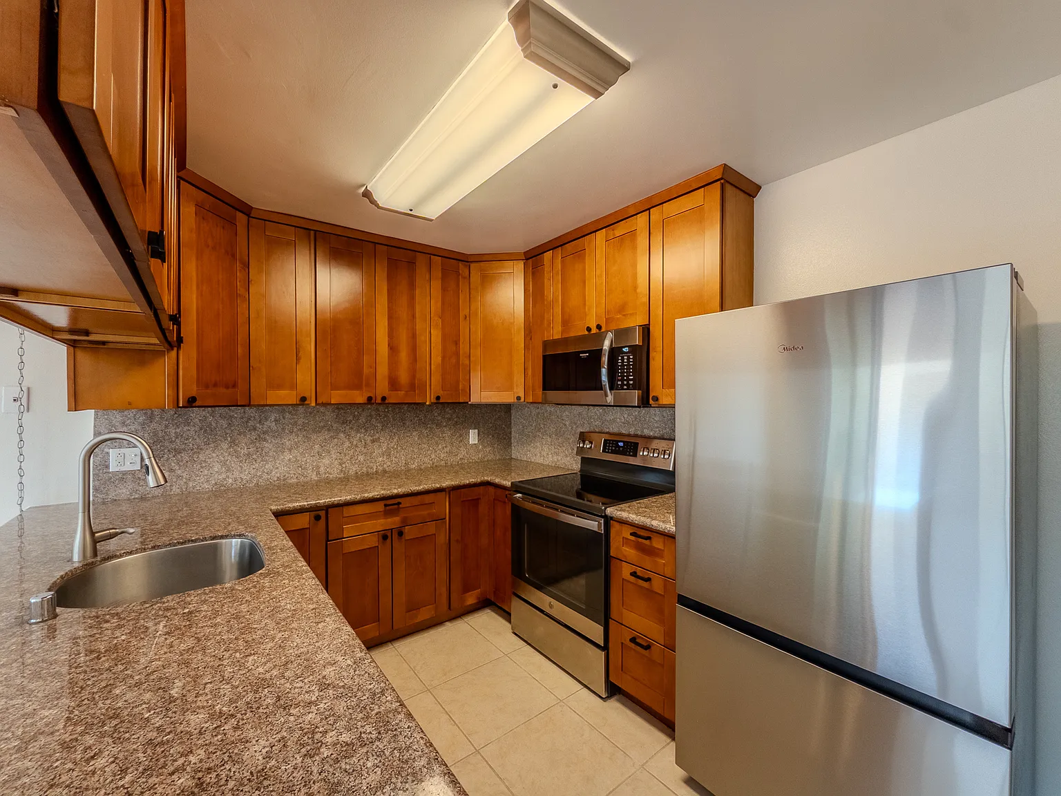 4 bed, 2.5 bath, 1779 sqft, $4,695 — Photo 4