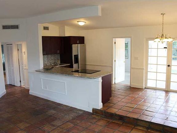 5th image of 480 NE 175th St
