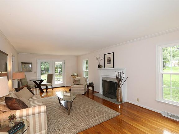 4th image of 8040 Elbrecht Dr
